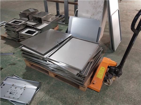 鈑金加工廠(chǎng)家設(shè)備外殼