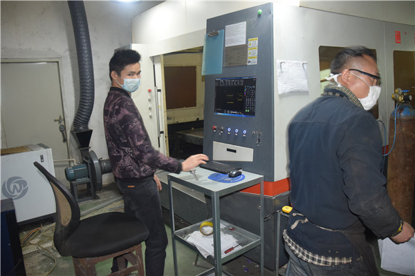 激光切割現(xiàn)場