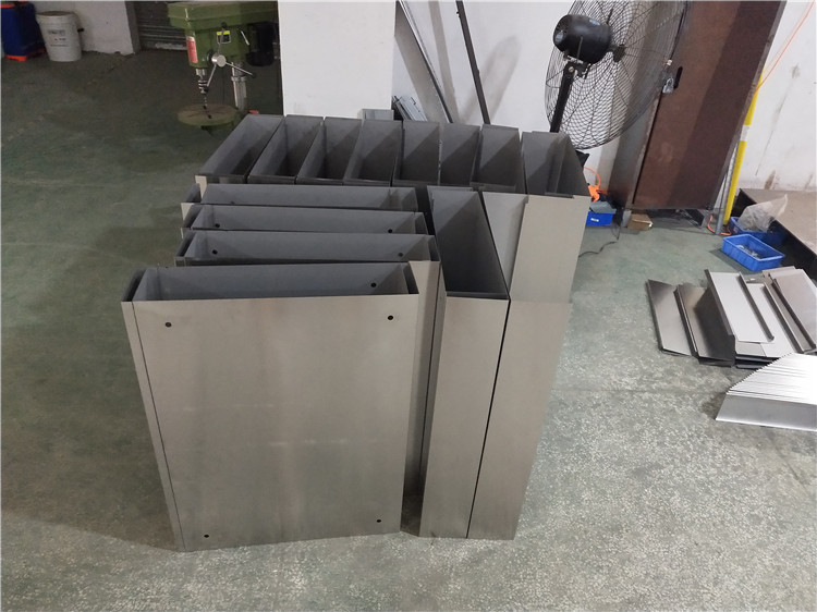 鐵板激光切割加工廠車(chē)間